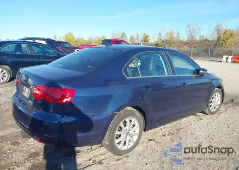 2014 Volkswagen Jetta 1.8T Se z USA, uszkodzony, nr VIN 3VWD07AJ2EM437145